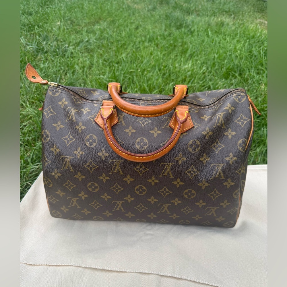 Authentic Louis Vuitton Speedy 35